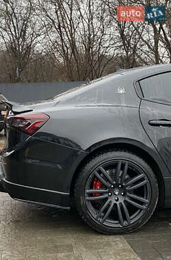 Седан Maserati Ghibli 2014 в Ужгороде