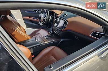 Седан Maserati Ghibli 2016 в 