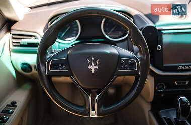 Седан Maserati Ghibli 2014 в 