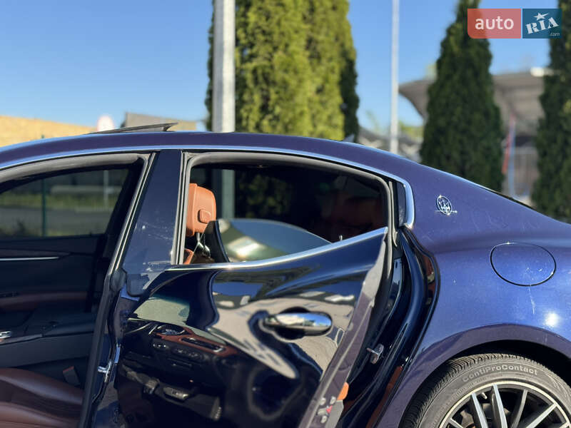Седан Maserati Ghibli 2015 в Києві