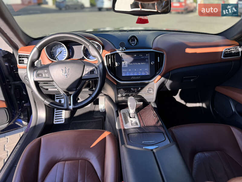 Седан Maserati Ghibli 2015 в Києві
