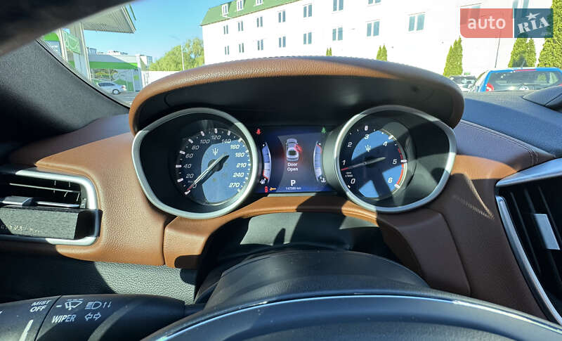 Седан Maserati Ghibli 2015 в Києві