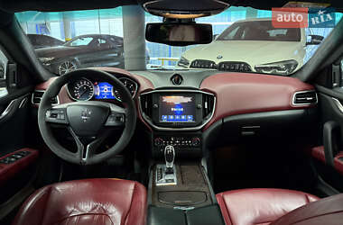 Седан Maserati Ghibli 2014 в 