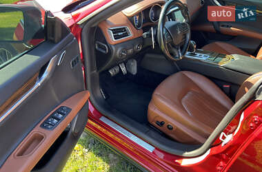 Седан Maserati Ghibli 2014 в 