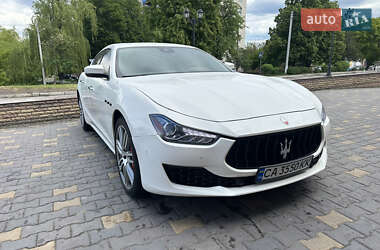Седан Maserati Ghibli 2017 в 