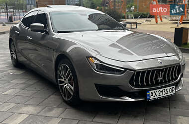 Седан Maserati Ghibli 2013 в 