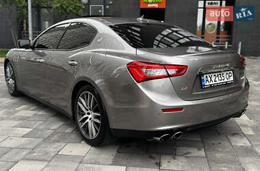 Седан Maserati Ghibli 2013 в 