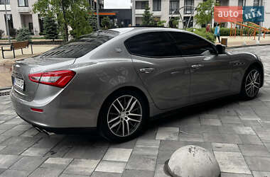 Седан Maserati Ghibli 2013 в 