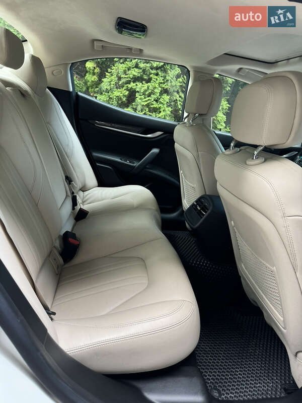 Седан Maserati Ghibli 2014 в Рівному