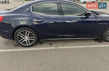 Седан Maserati Ghibli 2015 в 