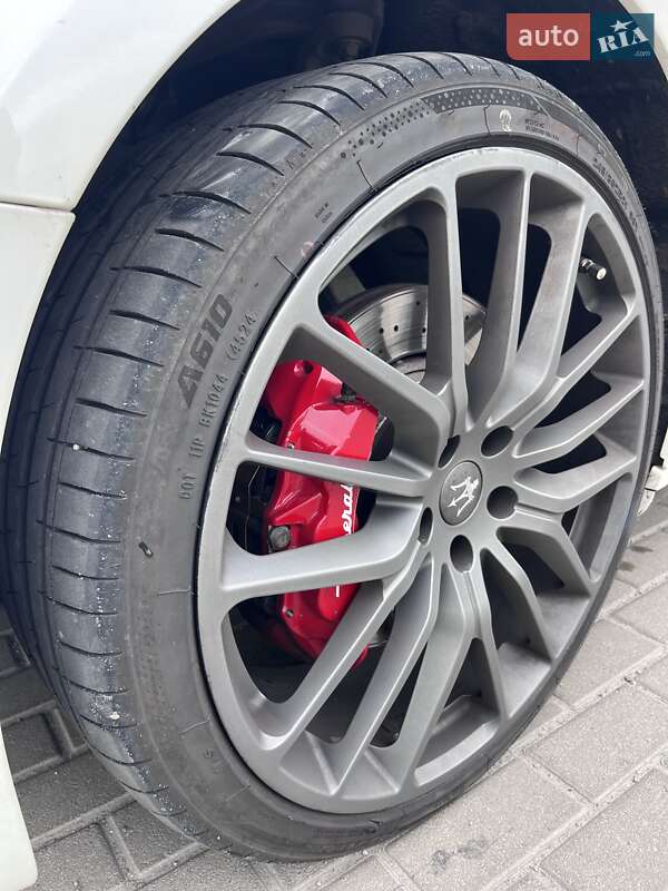 Седан Maserati Ghibli 2015 в Киеве