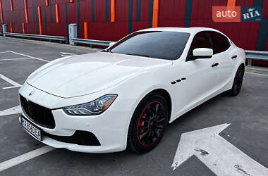 Седан Maserati Ghibli 2015 в Львове