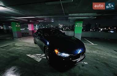 Седан Maserati Ghibli 2015 в 