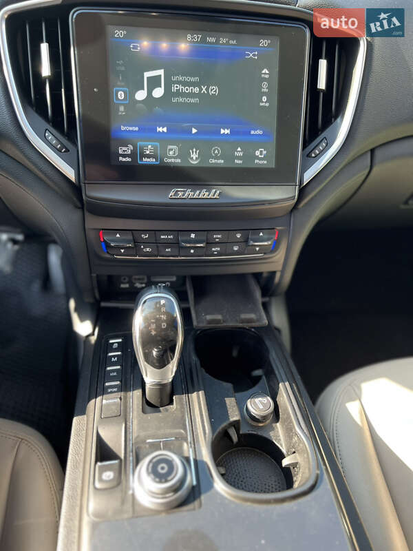 Седан Maserati Ghibli 2016 в Івано-Франківську