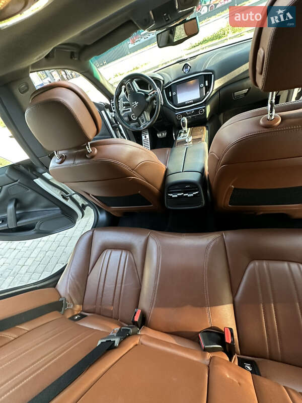 Седан Maserati Ghibli 2013 в Одессе фото 13 Седан Maserati Ghibli 2013 в Одессе