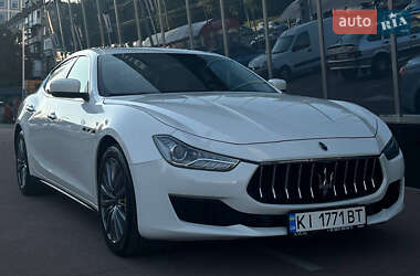 Седан Maserati Ghibli 2013 в Киеве