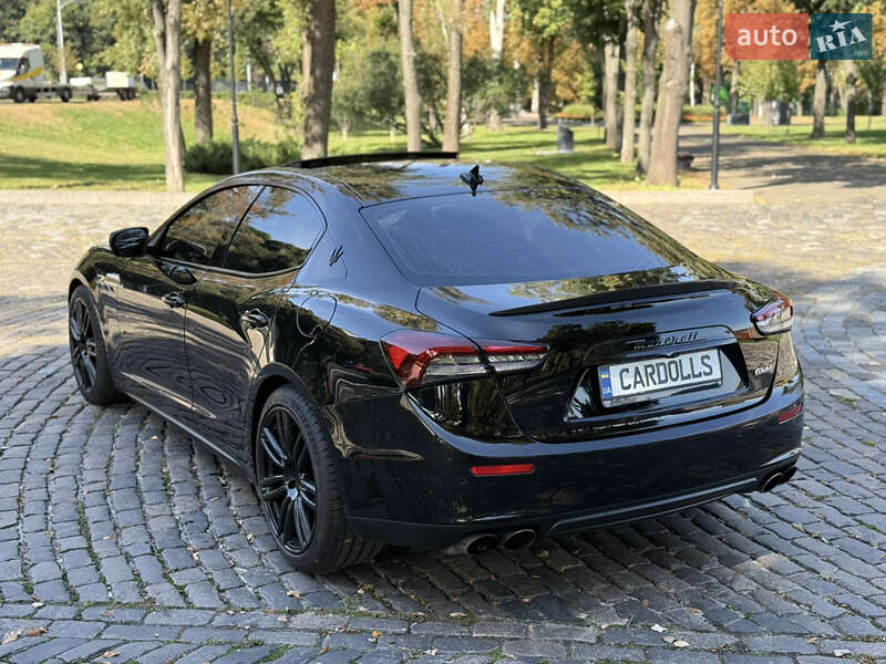 Седан Maserati Ghibli 2017 в Києві