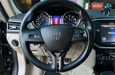 Седан Maserati Ghibli 2014 в 