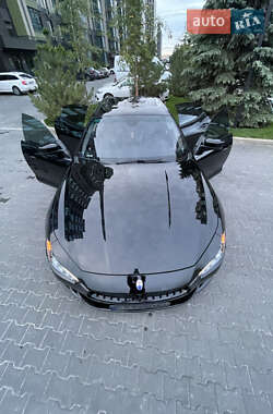 Седан Maserati Ghibli 2014 в 