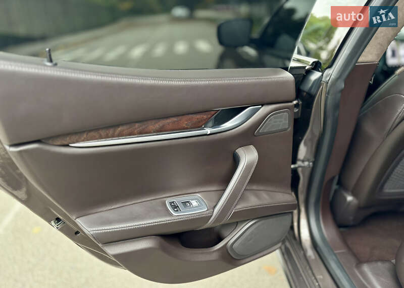 Седан Maserati Ghibli 2014 в Киеве
