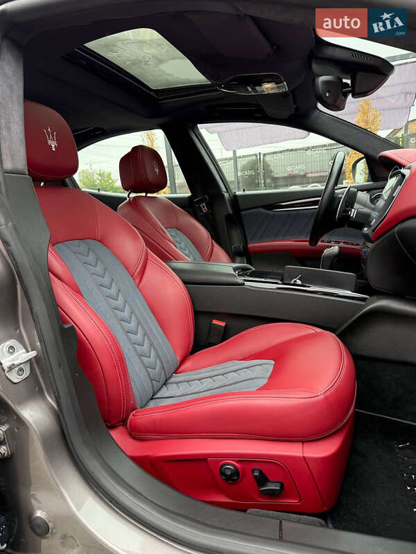 Седан Maserati Ghibli 2018 в Киеве