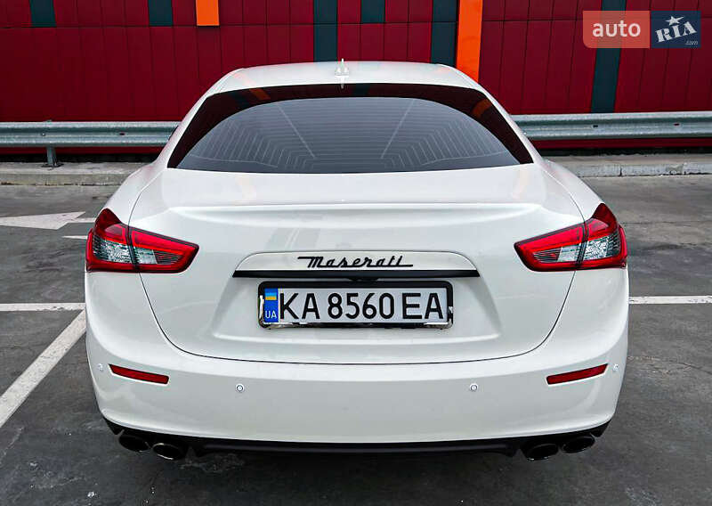 Седан Maserati Ghibli 2015 в Львові