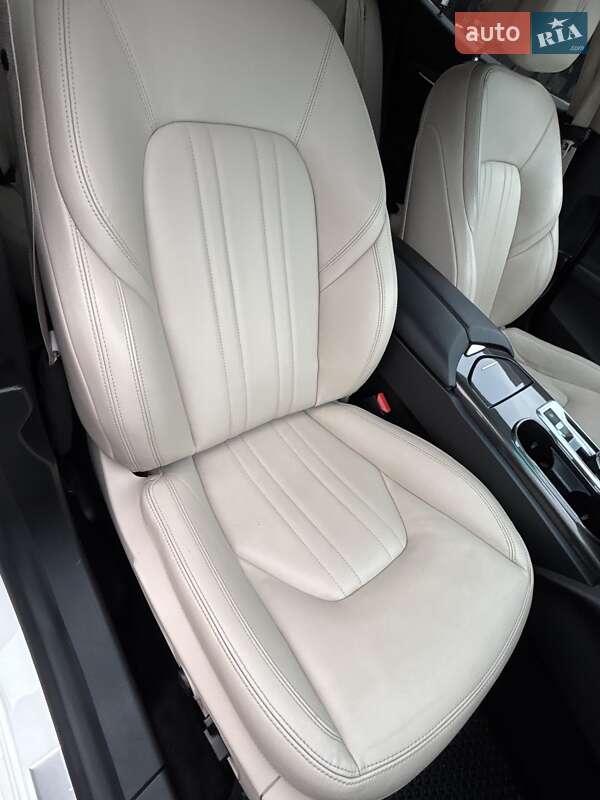 Седан Maserati Ghibli 2014 в Тячеве