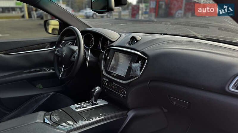 Седан Maserati Ghibli 2015 в Киеве фото 11 Седан Maserati Ghibli 2015 в Киеве