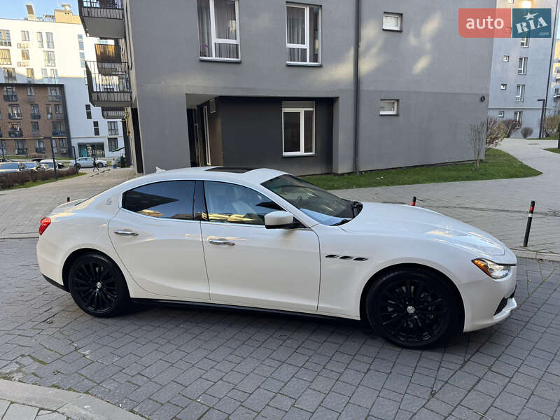 Седан Maserati Ghibli 2014 в Львові