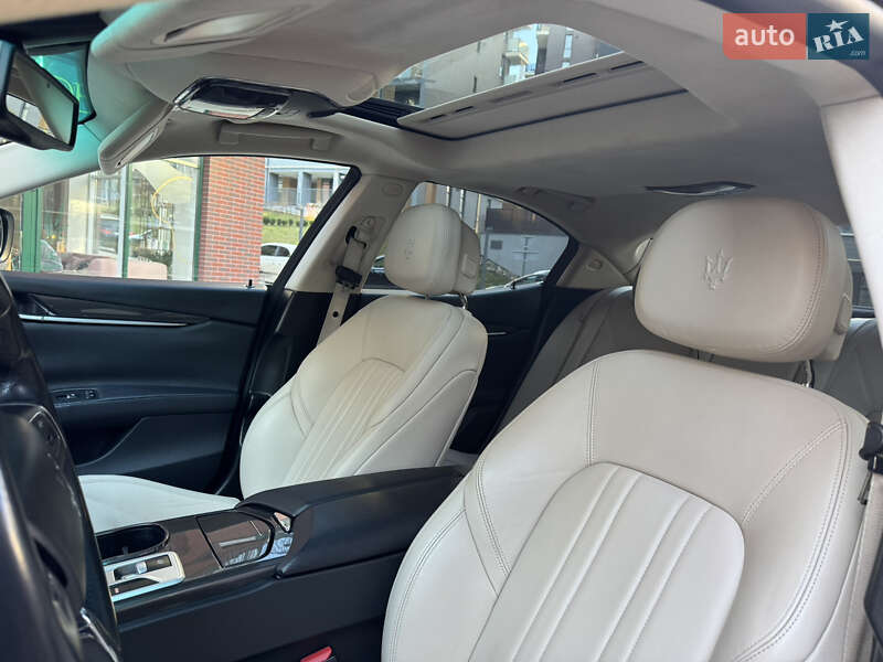 Седан Maserati Ghibli 2014 в Львові