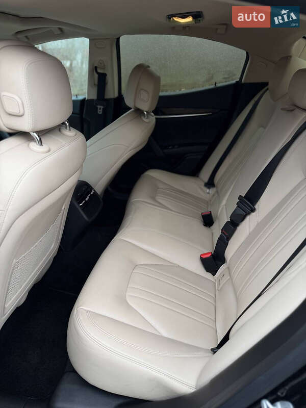 Седан Maserati Ghibli 2014 в Києві