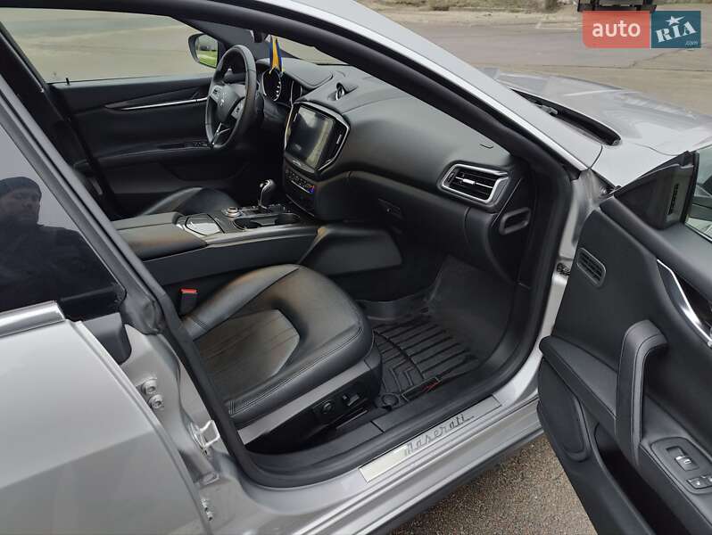 Седан Maserati Ghibli 2017 в Киеве фото 18 Седан Maserati Ghibli 2017 в Киеве