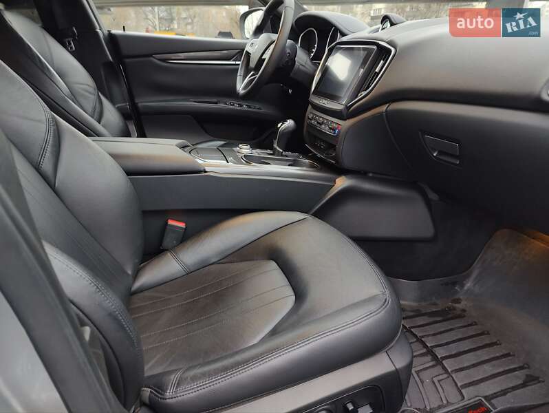 Седан Maserati Ghibli 2017 в Киеве фото 22 Седан Maserati Ghibli 2017 в Киеве