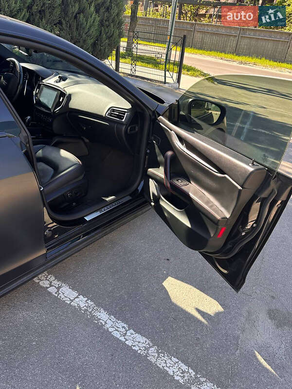 Седан Maserati Ghibli 2016 в Киеве