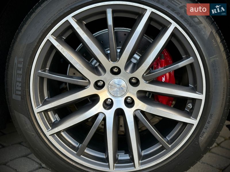 Седан Maserati Ghibli 2014 в Івано-Франківську