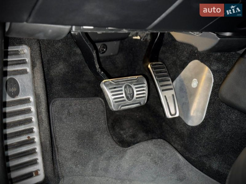 Седан Maserati Ghibli 2014 в Івано-Франківську