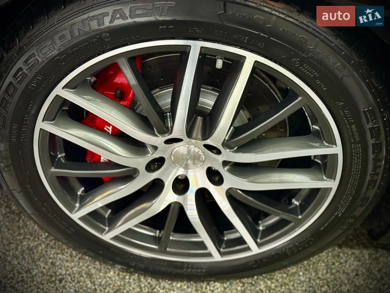 Седан Maserati Ghibli 2014 в Івано-Франківську