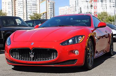 Купе Maserati GranTurismo 2011 в Киеве