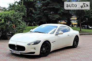 Купе Maserati GranTurismo 2010 в Киеве