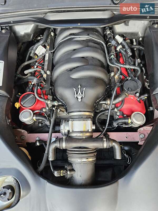 Купе Maserati GranTurismo 2014 в Львові