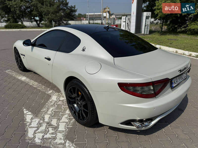 Купе Maserati GranTurismo 2008 в Киеве
