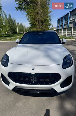 Позашляховик / Кросовер Maserati Grecale 2023 в 