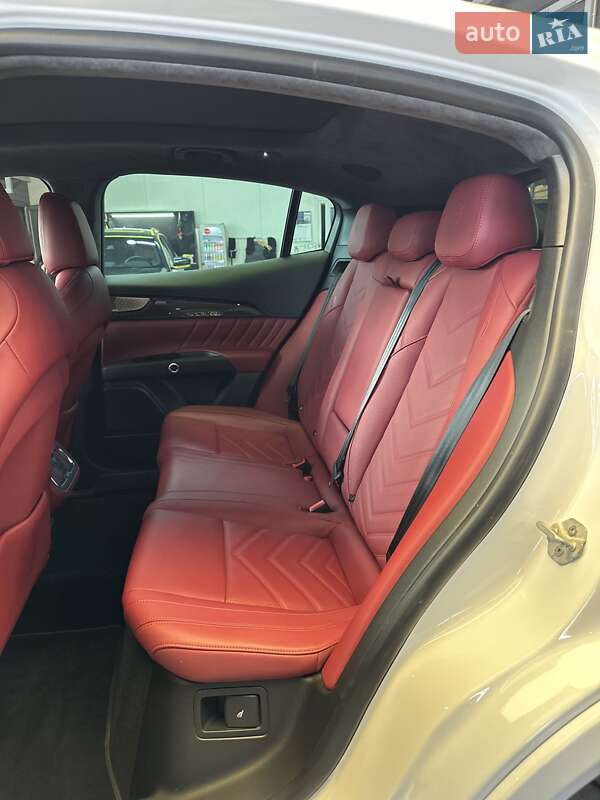 Позашляховик / Кросовер Maserati Grecale 2022 в Києві фото 24 Позашляховик / Кросовер Maserati Grecale 2022 в Києві