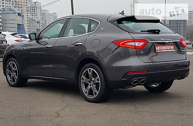 Внедорожник / Кроссовер Maserati Levante 2018 в Киеве