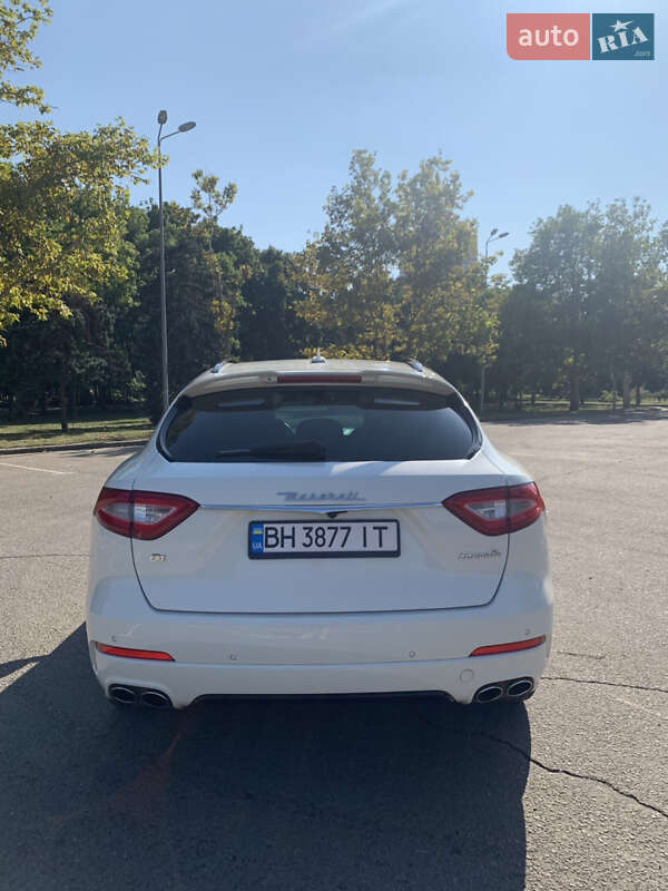 Внедорожник / Кроссовер Maserati Levante 2018 в Одессе