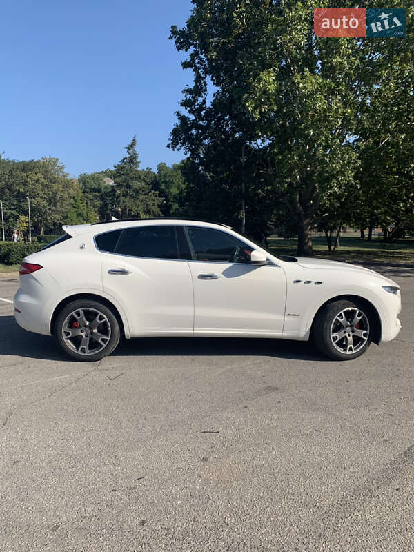 Внедорожник / Кроссовер Maserati Levante 2018 в Одессе