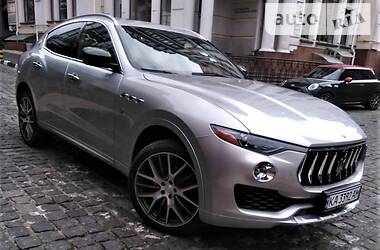 Внедорожник / Кроссовер Maserati Levante 2017 в Киеве