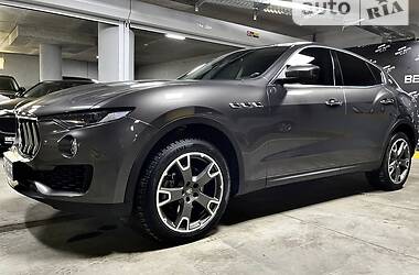 Позашляховик / Кросовер Maserati Levante 2016 в Києві