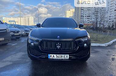 Позашляховик / Кросовер Maserati Levante 2017 в Києві
