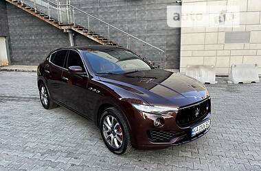 Позашляховик / Кросовер Maserati Levante 2017 в Києві